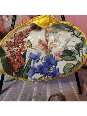 DECOUPAGE CLAM SHELL DECOUPAGE FLOWERS 💐 ON A CLAM SHELL TRINKET DISH